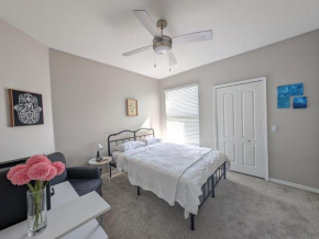 Cozy Room - Close to Universal